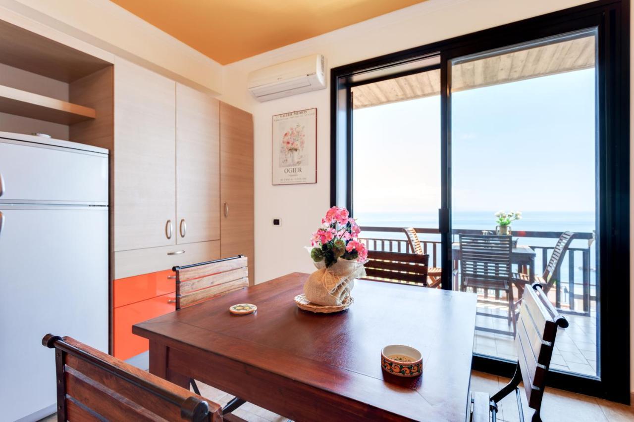 Taormina Panoramic Seaview Apartment Exterior photo